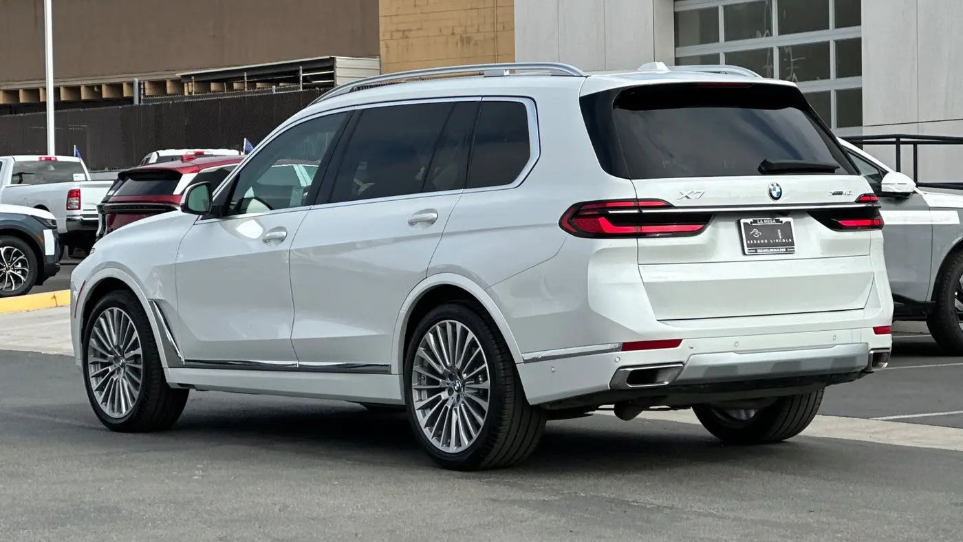 2024 BMW X7 xDrive40i
