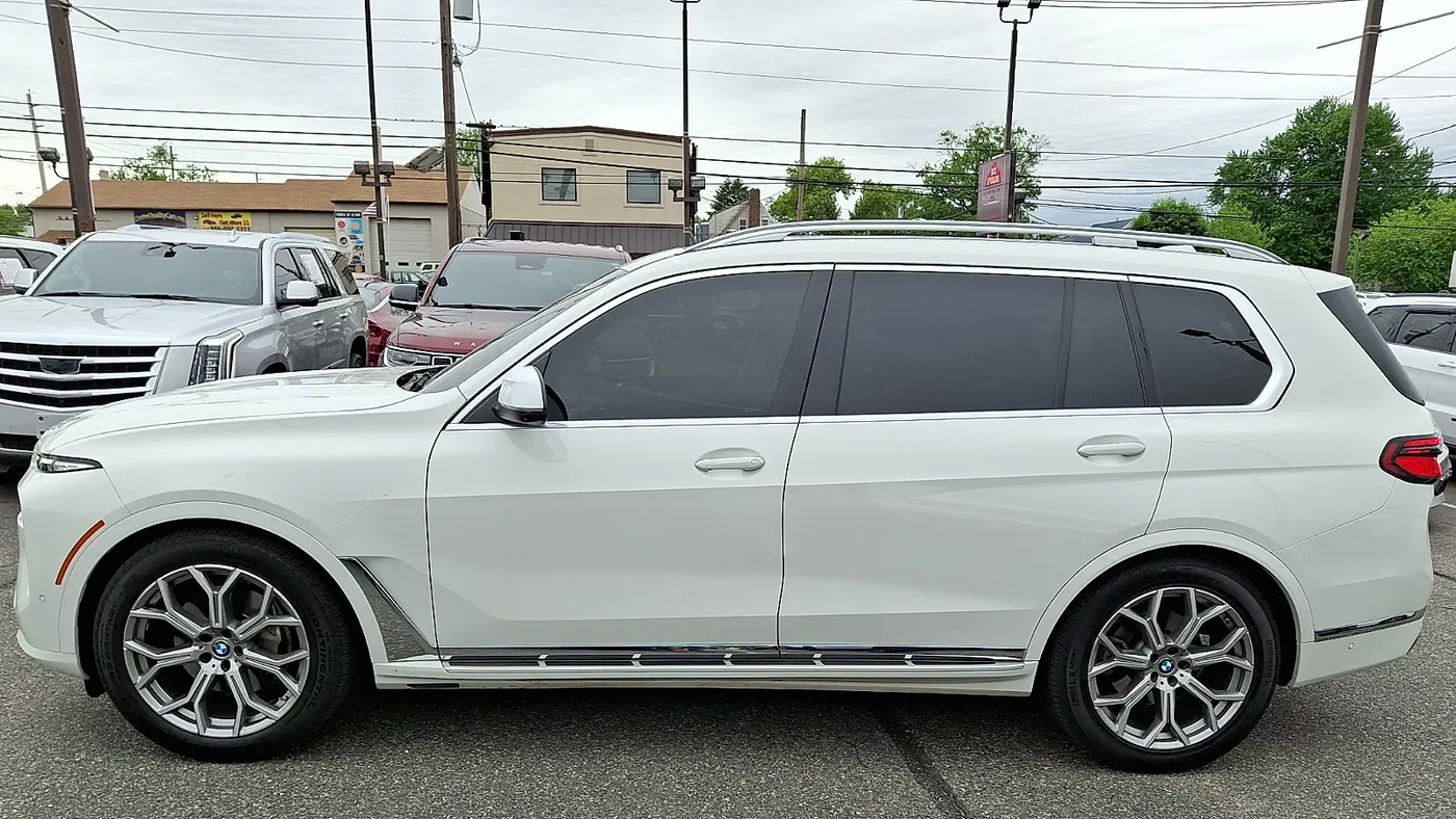 2025 BMW X7 xDrive40i