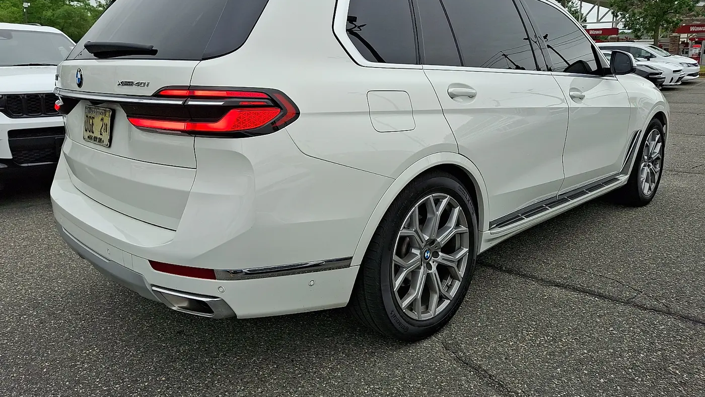 2025 BMW X7 xDrive40i