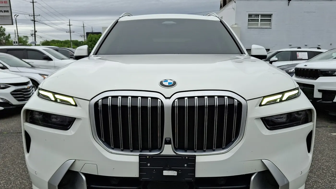 2025 BMW X7 xDrive40i