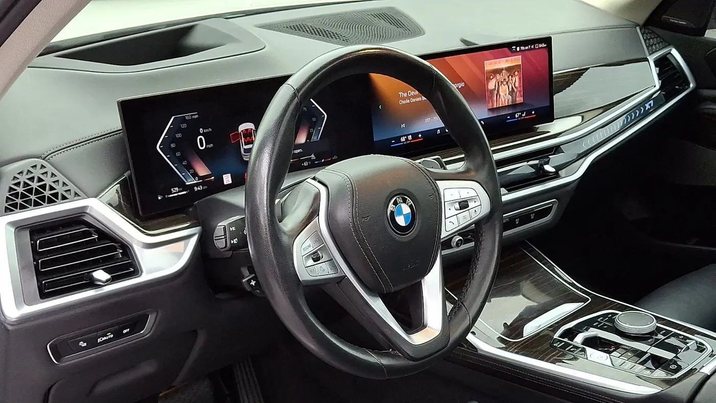 2025 BMW X7 xDrive40i