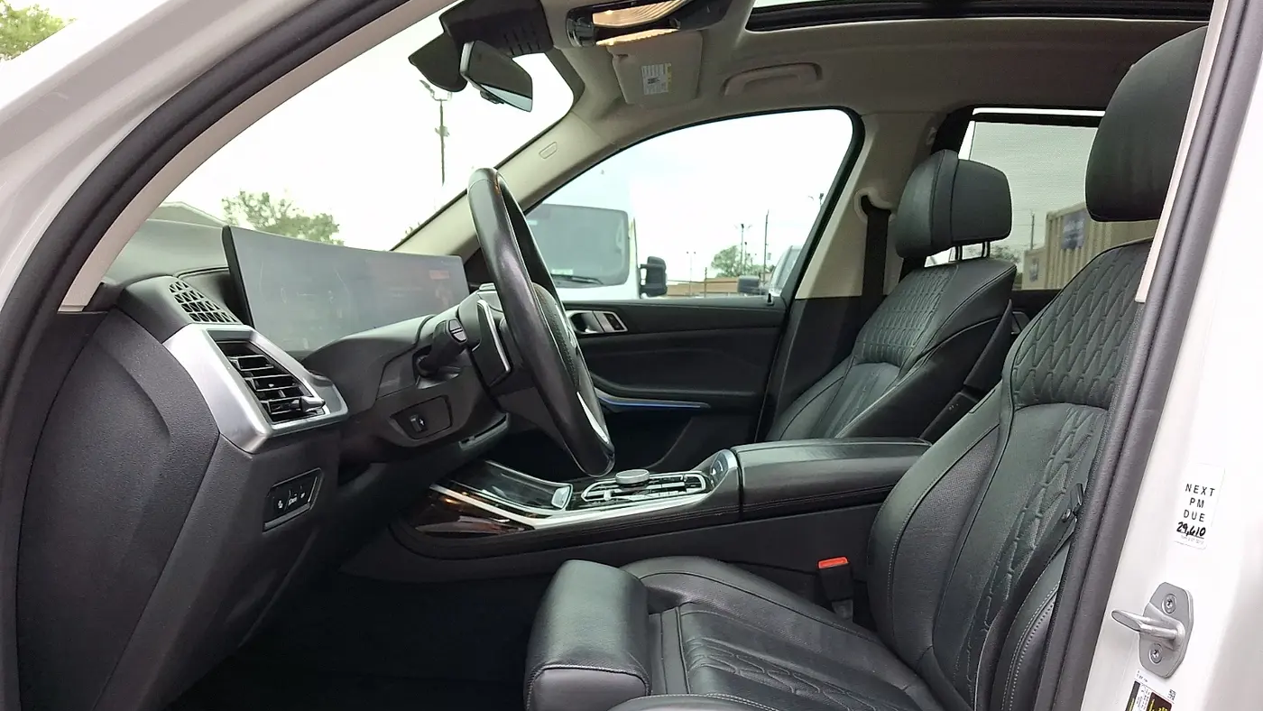 2025 BMW X7 xDrive40i