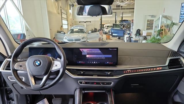 2025 BMW X7 xDrive40i