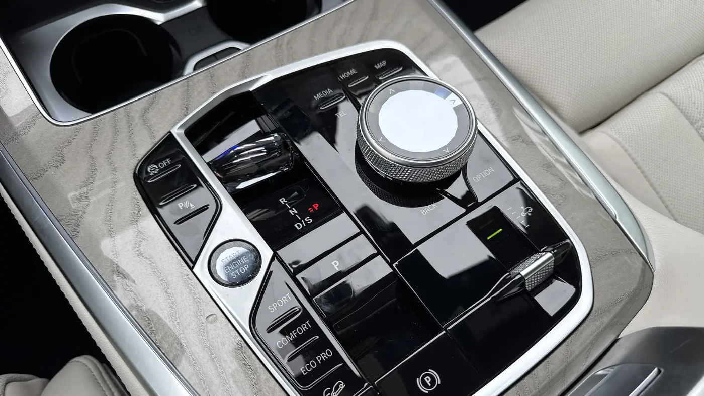 2027 BMW X7 xDrive40i