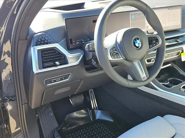 2027 BMW X7 - $104,302