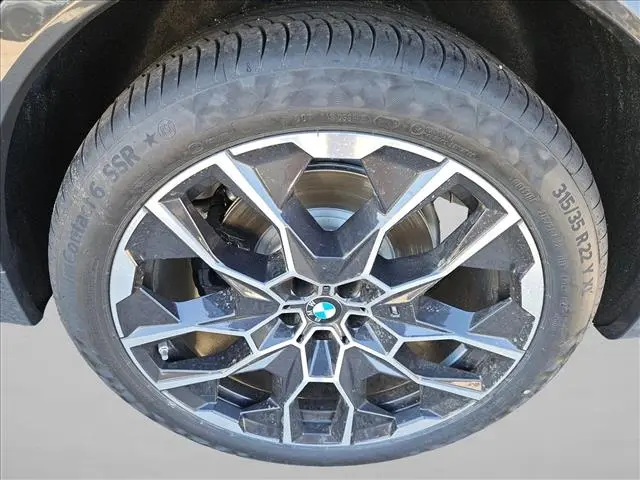 2027 BMW X7 - $104,302