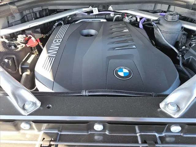 2027 BMW X7 - $104,302