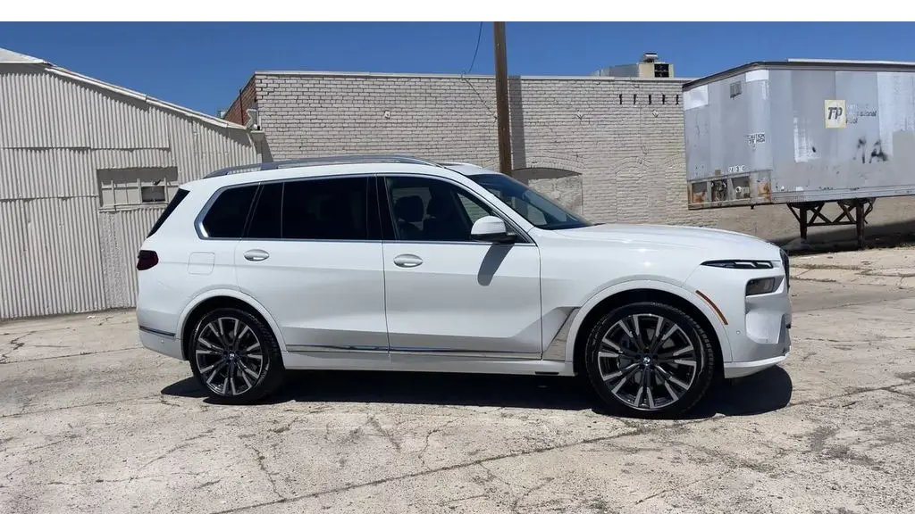 2024 BMW X7 xDrive40i