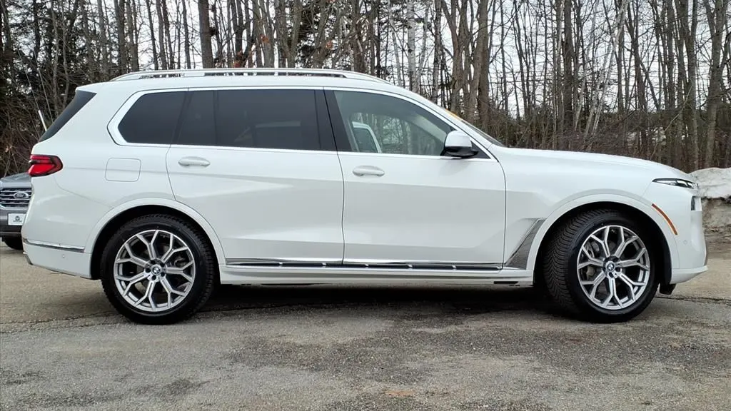 2025 BMW X7 xDrive40i