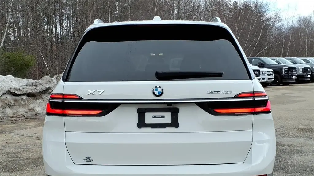 2025 BMW X7 xDrive40i