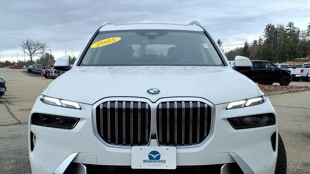 2025 BMW X7 xDrive40i