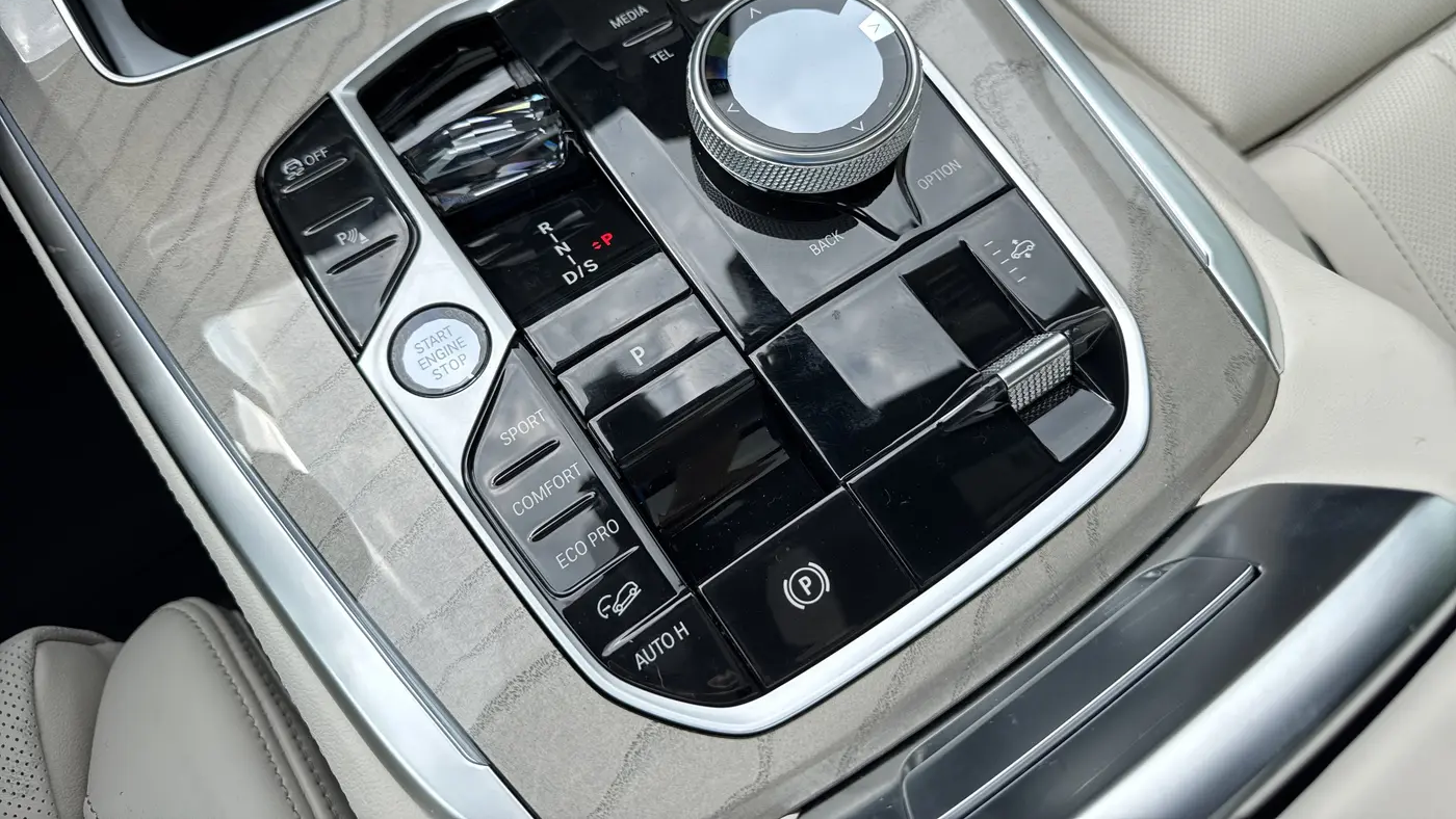 2027 BMW X7 xDrive40i
