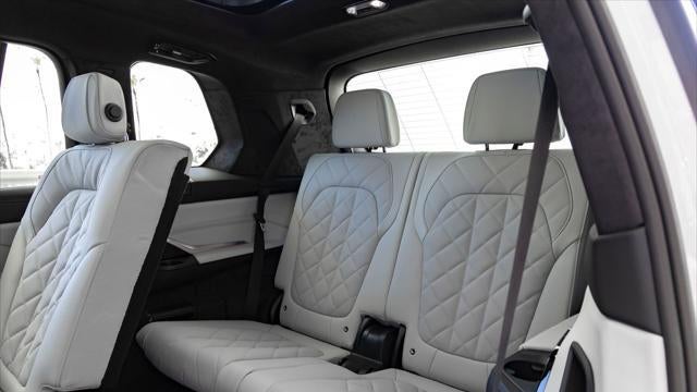 2027 BMW X7 xDrive40i