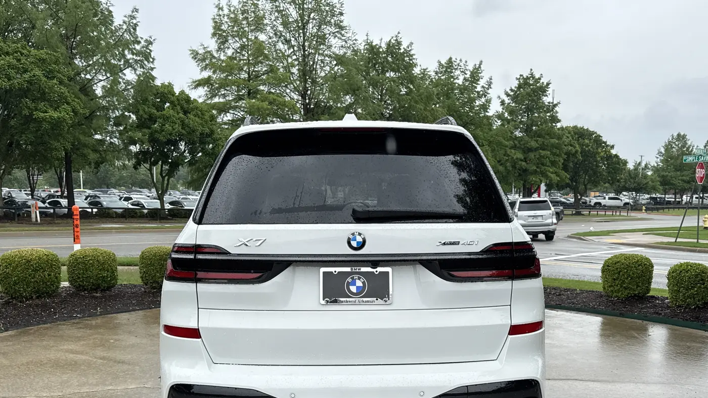 2027 BMW X7 xDrive40i