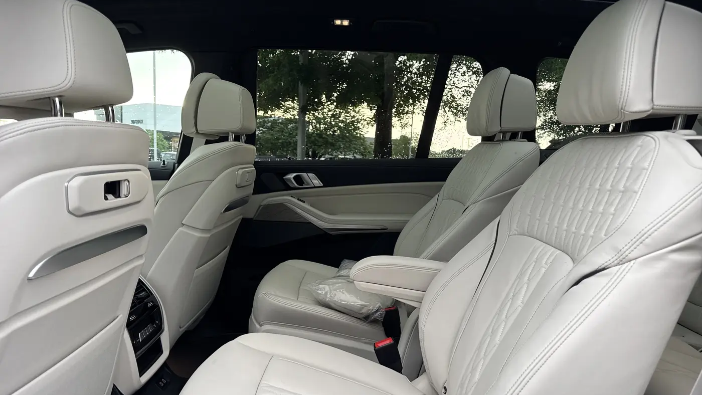 2027 BMW X7 xDrive40i