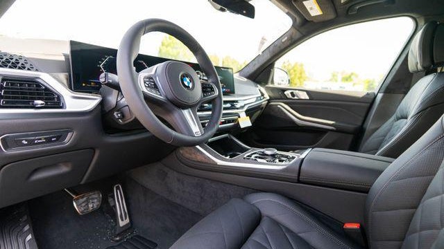 2027 BMW X7 xDrive40i
