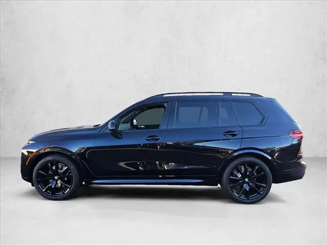 2027 BMW X7 - $100,312