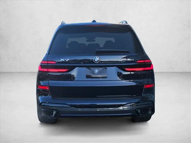 2027 BMW X7 - $100,312