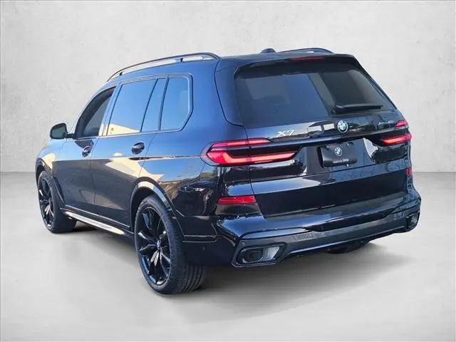 2027 BMW X7 - $100,312