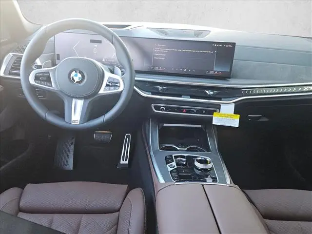 2027 BMW X7 - $100,312