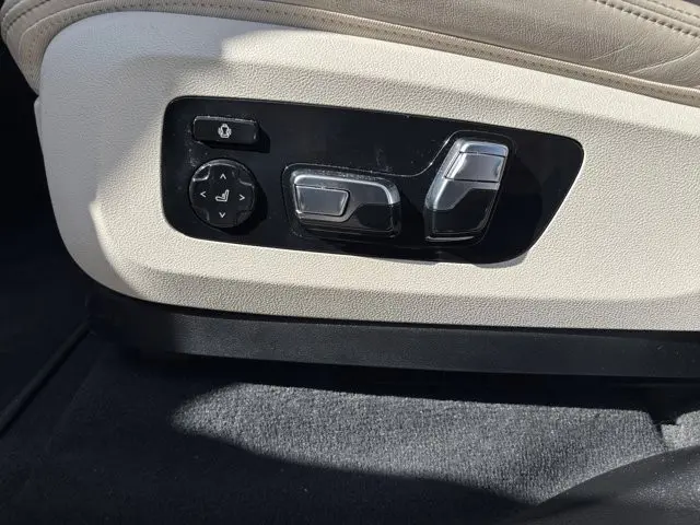 2023 BMW X7 - $63,995