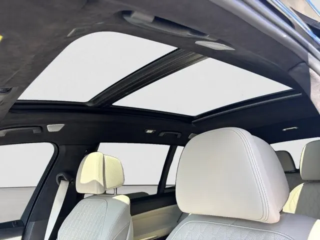 2023 BMW X7 - $63,995
