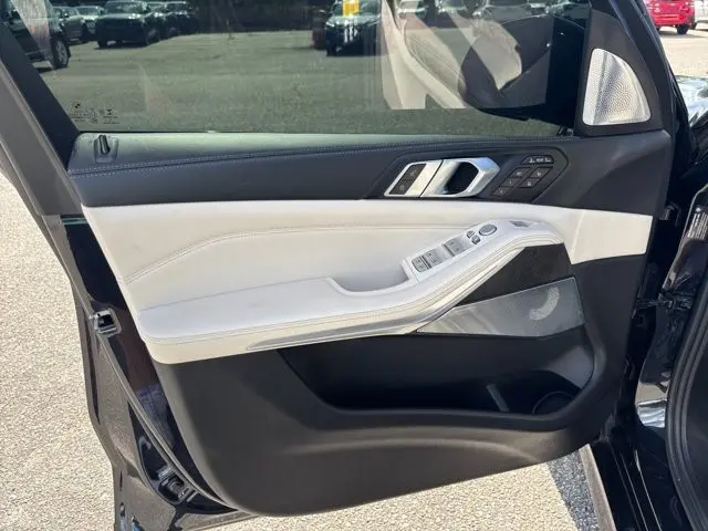 2023 BMW X7 - $63,995