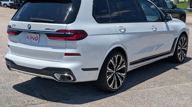 2023 BMW X7 xDrive40i