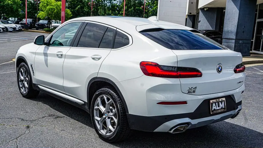 2025 BMW X4 xDrive30i