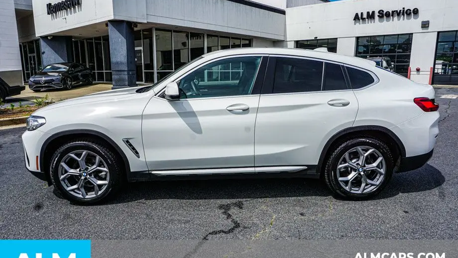 2025 BMW X4 xDrive30i