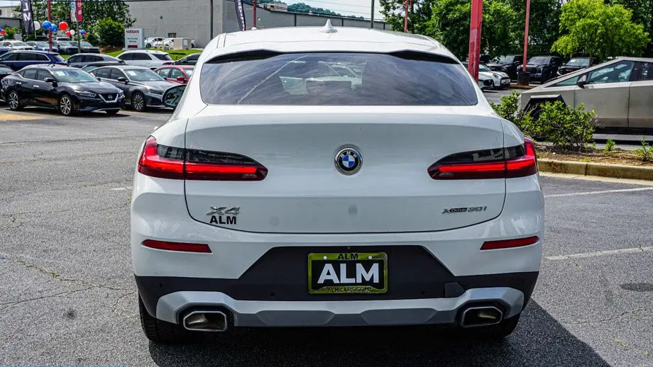 2025 BMW X4 xDrive30i