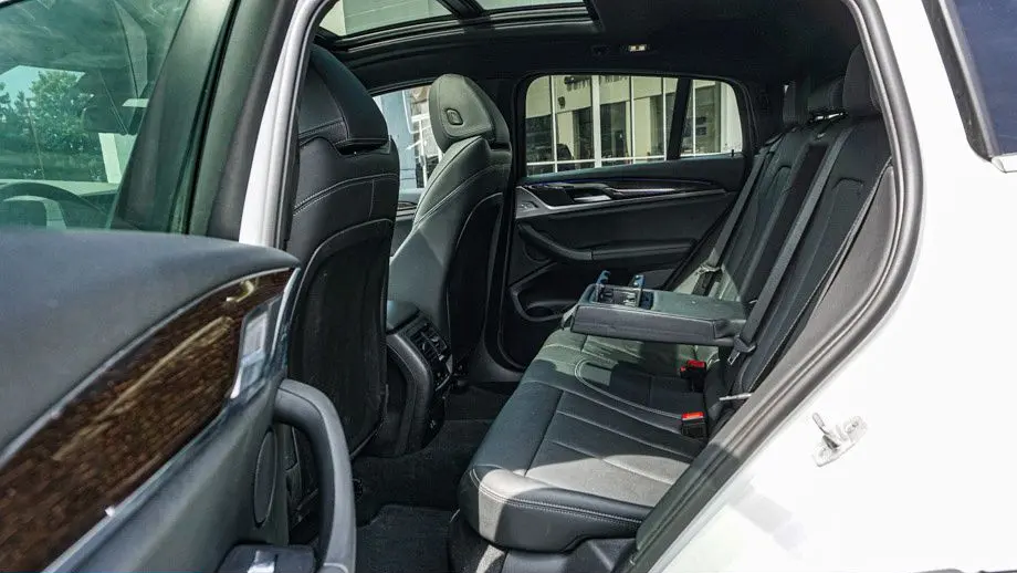 2025 BMW X4 xDrive30i