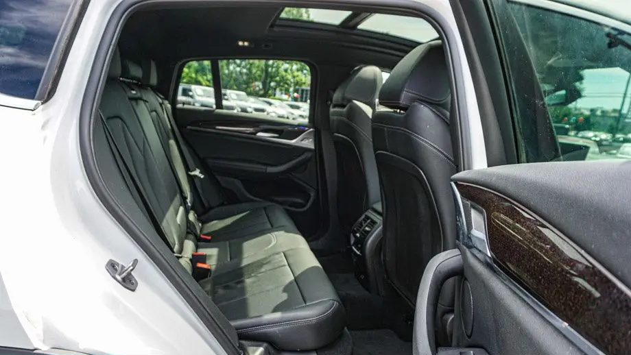 2025 BMW X4 xDrive30i