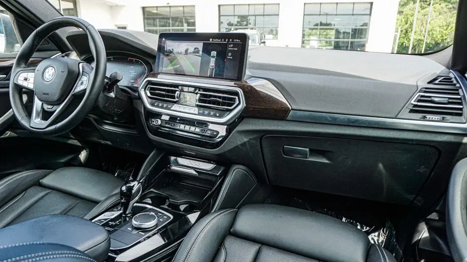 2025 BMW X4 xDrive30i