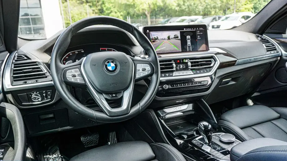 2025 BMW X4 xDrive30i