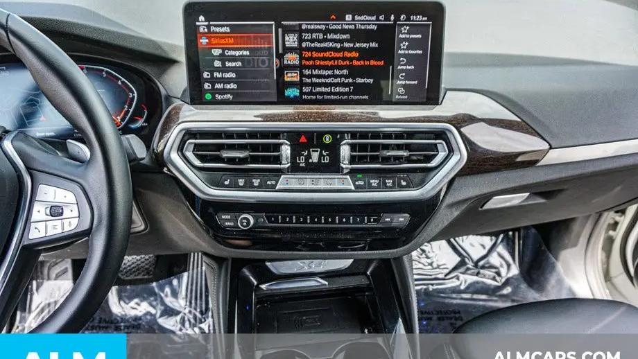 2025 BMW X4 xDrive30i