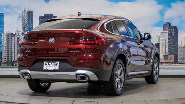2025 BMW X4 xDrive30i