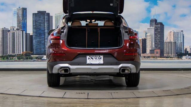 2025 BMW X4 xDrive30i
