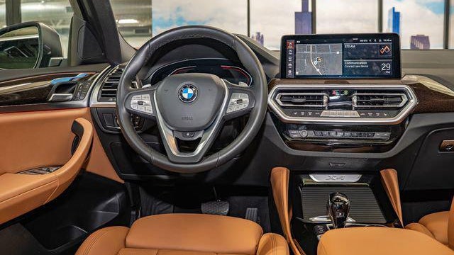 2025 BMW X4 xDrive30i