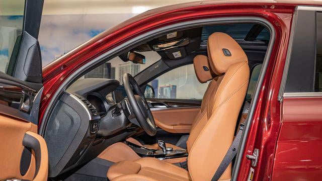 2025 BMW X4 xDrive30i