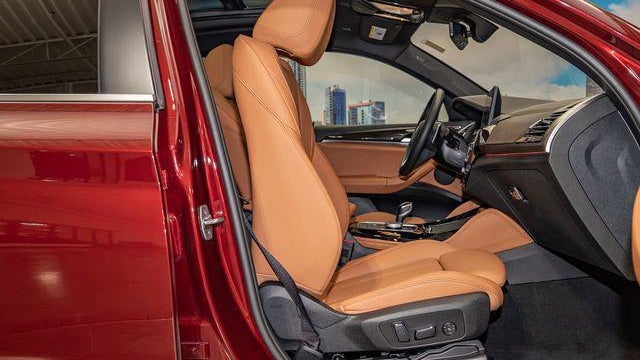2025 BMW X4 xDrive30i