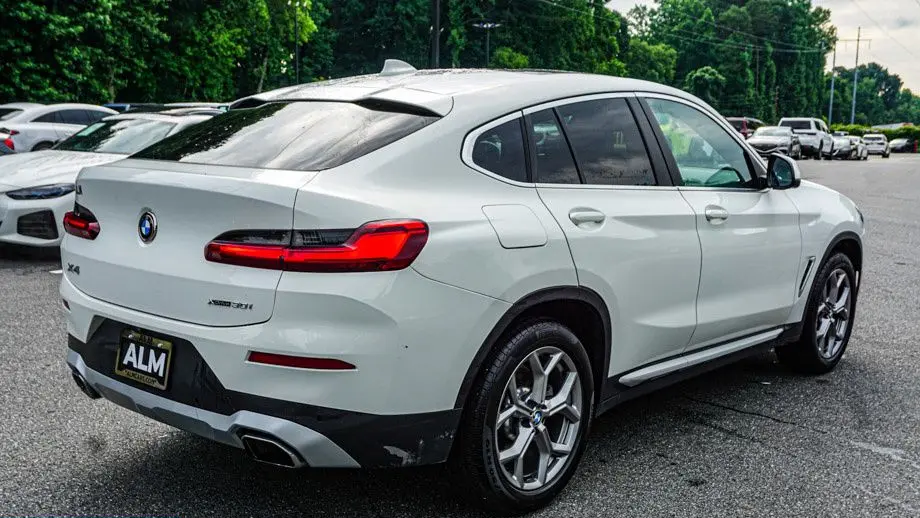 2025 BMW X4 xDrive30i