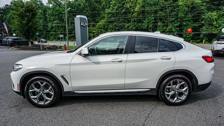 2025 BMW X4 xDrive30i