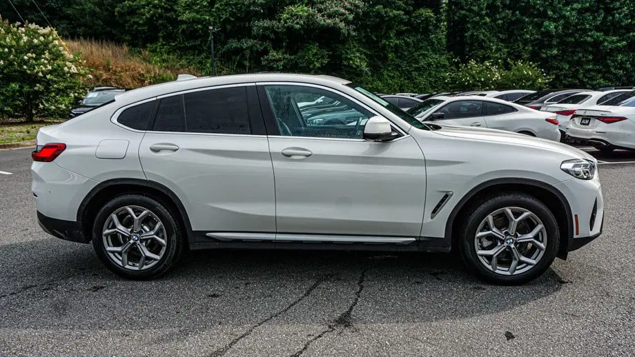 2025 BMW X4 xDrive30i