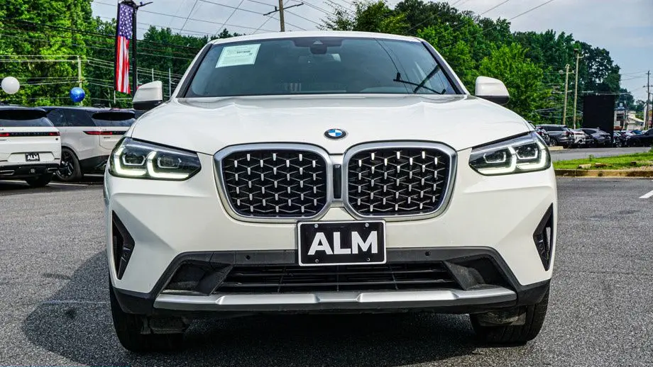 2025 BMW X4 xDrive30i