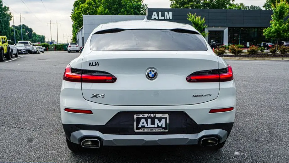 2025 BMW X4 xDrive30i
