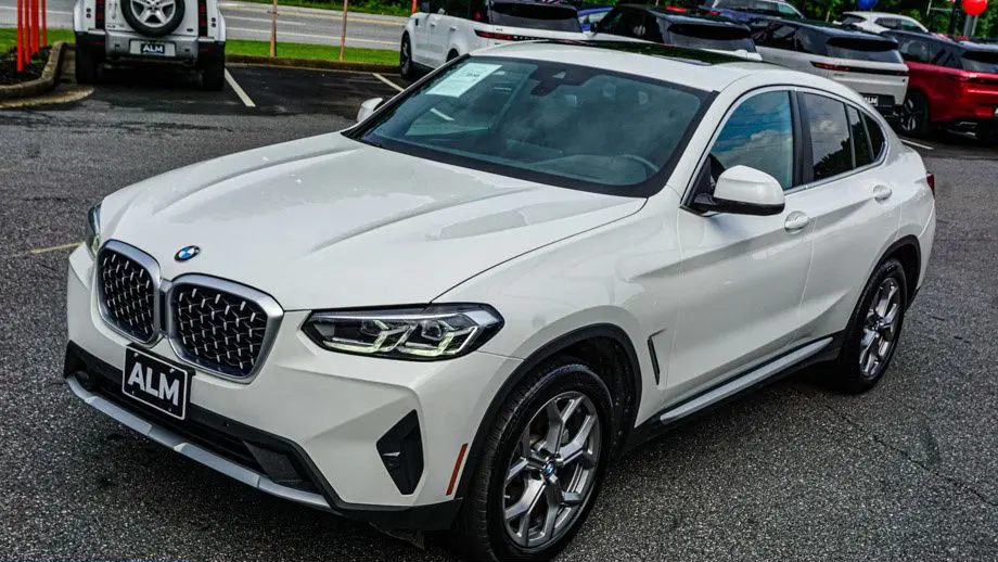 2025 BMW X4 xDrive30i