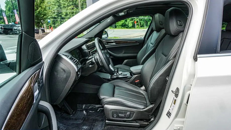2025 BMW X4 xDrive30i