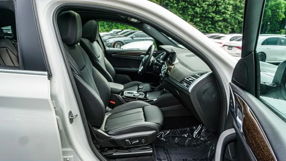 2025 BMW X4 xDrive30i
