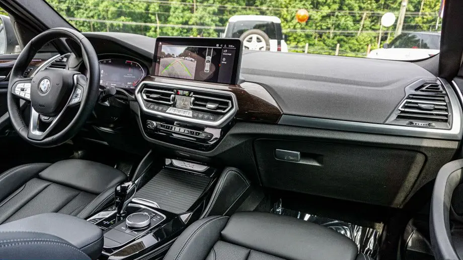 2025 BMW X4 xDrive30i